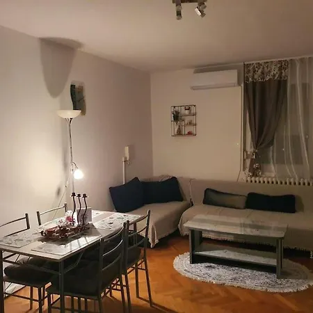 Sunflower 公寓 Zarkovo